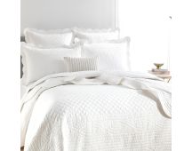 Scallop Jacquard Pearl Coverlet Set by Renee Taylor Single/Double